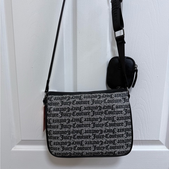 NWT Juicy Couture “State of My Heart” Crossbody Clutch in Black/Beige - Picture 2 of 4